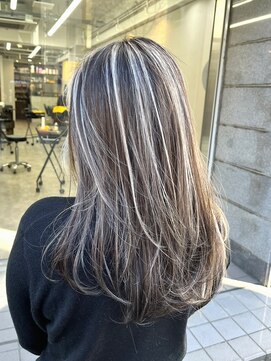 リングバイモアムー(Ring by Moremuu) issy ハイライトカラー