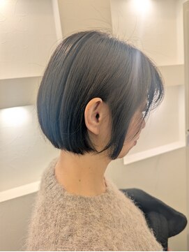 リル(LILU) オリーブグレージュ×ミニボブ