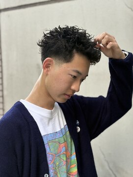 グラッシー(GLASSY) テーパーフェード/ツイストピンパーマ/スパイキー/仏陀パーマ