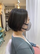 アミュー(amiu) 白髪ぼかしハイライト透明感ショート