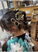古典柄に似合う編み込みシニヨン