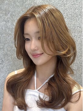 ディオ アンド ルーチェ(Dio&Luce) 動くたびに揺れる柔らかい質感で、知的さと女性らしさを両立