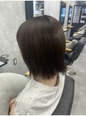 扱いやすさ◎ミニマルボブで時短＆上品シルエット