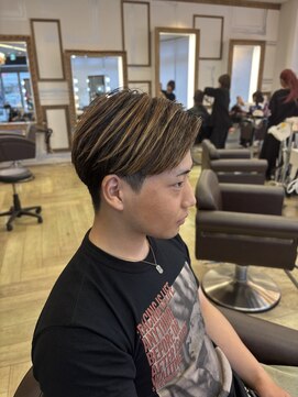 コワファースト 大分(COIFF1RST) バレイヤージュ×ハンサムショート