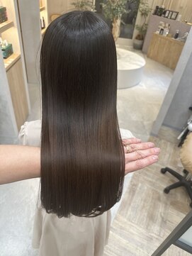 リュドール 名駅(Rue D'or) 髪質改善で叶える、極上ツヤストレート