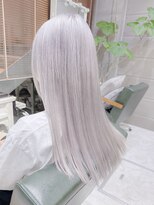 デイズ(days)&nbsp;ブリーチで作る高透明感ホワイト系カラー