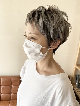 ヘア ユニック(HAIR UNIQUE) シャドウルーツベリーショート
