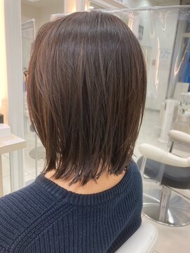 アッシュ 小岩店(Ash) 外ハネミディアムボブ
