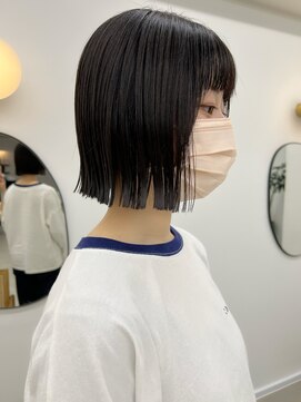 シカ(sica) ぱつっとボブ