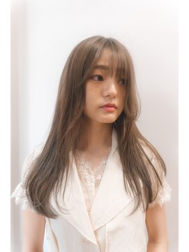 シカ(sica) ハイトーンオリーブベージュ。