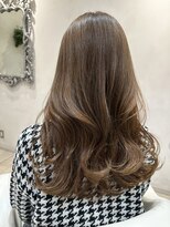 ザックラフィネ(ZACC raffine)&nbsp;韓国風/アッシュベージュ/ベージュカラー/くびれ巻き/20代/30代