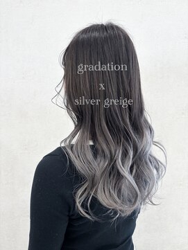 美容室 アクイール グラッセ(Accueillir grace) グラデーションカラー☆シルバーグレージュ