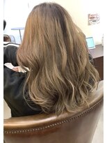 パシフィックダズールバトン(Pacific Dazzle baton)&nbsp;ベージュバレイヤージュ（ブリーチあり）