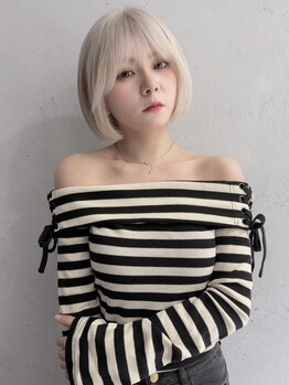 ヴィヴィー 福岡天神店(VIVIE)の写真/最新のダメージレスカラー、オイル由来の『イノアカラー』で透明感ある、柔らかい質感のツヤ髪に導く＊