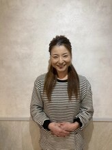 アグ ヘアー アイズ 関店(Agu hair I''s) 三岡 恭子