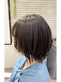 外ハネくびれショート
