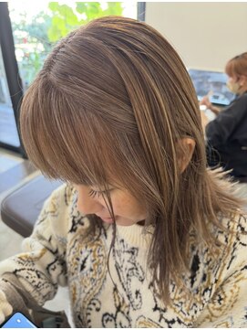 ジナルシナ(jinaluseana) 白髪ぼかし+ナチュラルメッシュ