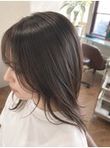 レイヤーカット、オリーブベージュ