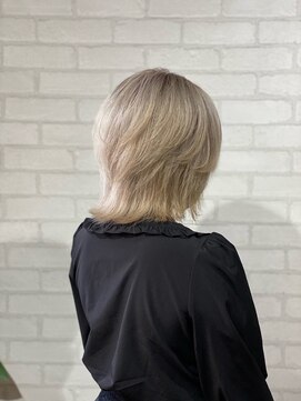 ビスイル 秋葉原店(Vis ill) ウルフ/ホワイトベージュ/ネオウルフ/マッシュウルフ/大人可愛い