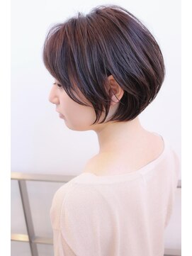 ブリッツ レボ(BLITZ-REVO) LOWウエイトゆるふわショートボブ