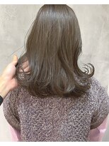 キチ(kichi.)&nbsp;[kichi.] セミロング×カーキベージュ