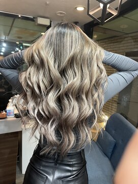 ラフ(LAFF) #黒髪#ボブルフ#ネビージュ#小顔#ワンレン