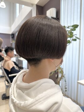 イースト(YEAST) 刈り上げ×ボブ