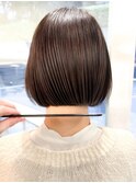 ハイライト白髪ぼかしダブルカラーインナーカラーショートボブ