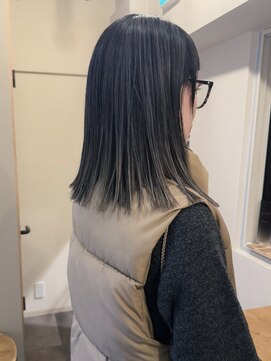 ニード(need) グレー　コントラストハイライト　グラデーション