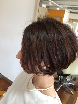 ヘアーフリューゲル(hair flugel)の写真/【東原/駐車場4台】大人女性からも支持の高い、アットホームな雰囲気の中で、あなたの魅力を引き出します◎