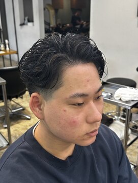 ザデイ カットアンドカルチャーショップ(THE DAY CUT&CULTURE SHOP) かき上げショート【テーパーフェード】