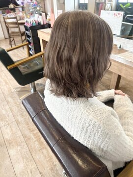 ミルクティーベージュ