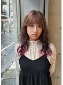こだわりのセミロングレイヤーにデザインカラー