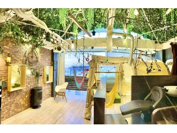 カシータ(casita)の写真/まるで森の中にいるような…【ハンモックのある”slow time salon”】髪質改善、ノンジアミンカラ-特化店♪