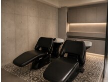 レックス アオヤマ(RexAOYAMA)の雰囲気（癒しの半個室シャンプー空間【髪質改善/外苑前/青山】）