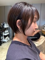 ナチュラル ヘアーデザイニング(Natural hair designing)&nbsp;前下がりショートボブ/長め顔まわりで美シルエット/サイドバング