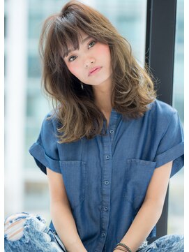 オーガスト ヘア ネイル(AUGUST hair nail) フリンジバンググレージュミディ スポンテニアス