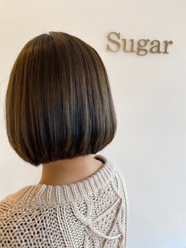 シュガー(Sugar) ツヤのあるシンプルBOBスタイル