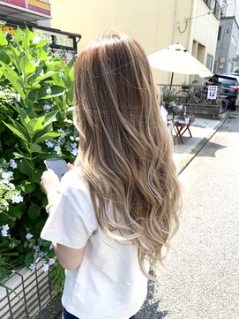 ジョージ(Jo-Ji) ホワイトブロンド×バレイヤージュ 外国人風ウェーブ