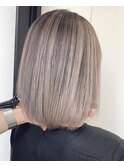 エアータッチバレイヤージュ白髪ぼかし／ケアブリーチハイライト
