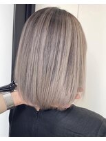 アライブ キチジョウジ(ALIVE Kichijoji)&nbsp;エアータッチバレイヤージュ白髪ぼかし／ケアブリーチハイライト