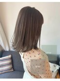 オリーブグレージュ
