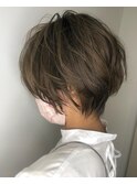 くびれショート|ステップボーンカット/ニュアンスカラー