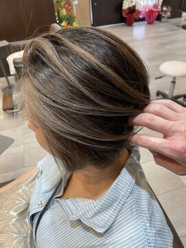 リリー(Lily) フェイスフレーミング　ボブスタイル