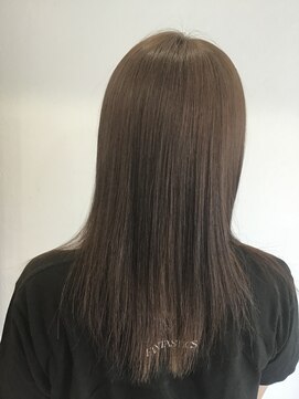 アリー(Ari-) ライトベージュ