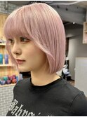 切りっぱなしショートボブ×ハイトーンカラーペールピンク