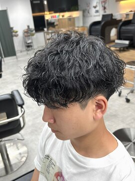 ラヴィズムバイフィフス(LUVISM by fifth) メンズ波巻きスパイラルパーマ×ショートマッシュ/新潟/万代