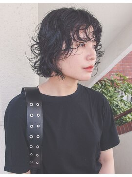 ニイ(nii.) 裾にたまらないボブパーマ