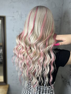 ワン(ONE) white×pink highlight