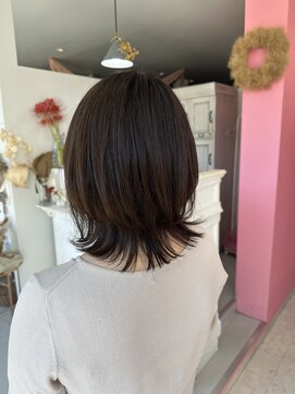 ユルフ(yulf) グレージュ×レイヤーカット